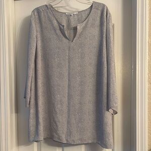 Violet + Claire Floral Gray Women's blouse size 2X